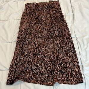 Zara print midi skirt. XS. Used 1 time